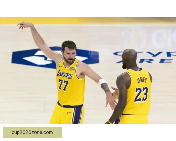 湖人天塌了 东契奇赛季报销里夫斯休战六周季后赛首战遭遇重创